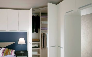 Weißer Holzschrank